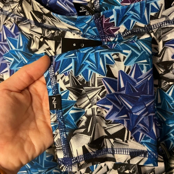 Terez Blue Silver Gift Wrap Bow Holiday Athletic Leggings, Women’s Size Small - Picture 2 of 8